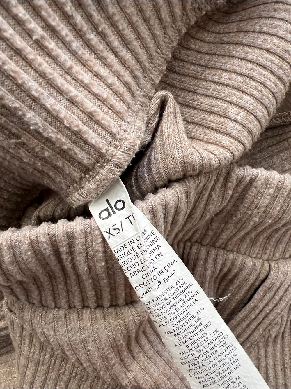 Alo Yoga Muse Sweatpant Joggers in Gravel Tan XS $118 - Picture 7 of 7